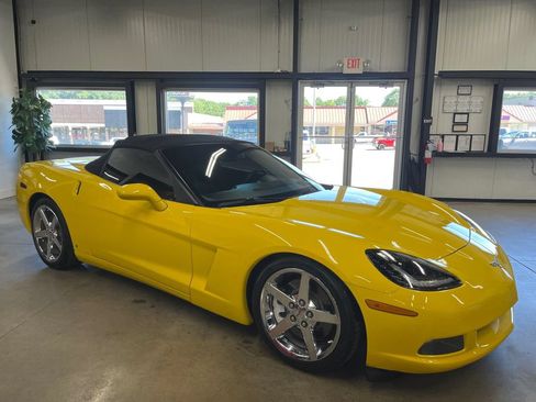 Used 2007 Chevrolet Corvette Convertible w/ Preferred Equipment Group RWD image 8