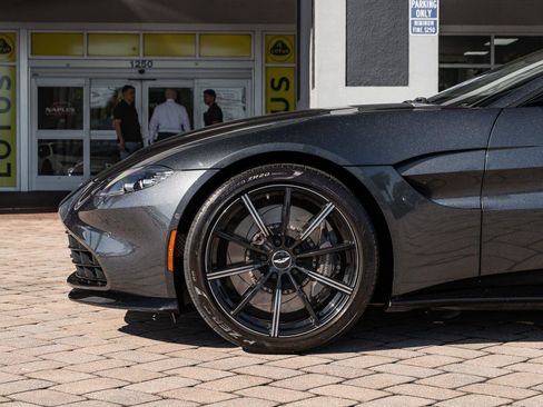 Used 2021 Aston Martin V8 Vantage Roadster image 9