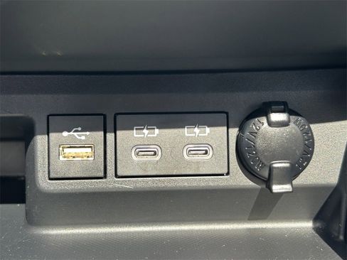 Certified 2024 Toyota Highlander XLE image 15