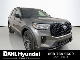 Used 2025 Ford Explorer ST-Line w/ ST-Line Street Pack video 1