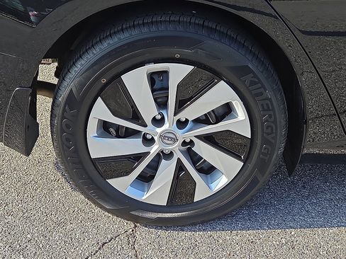 Used 2024 Nissan Altima 2.5 S image 7