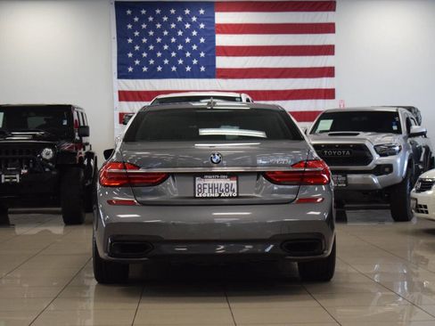 Used 2018 BMW 750i image 20