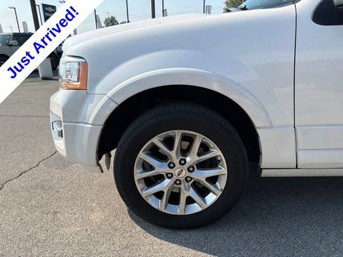 Used 2017 Ford Expedition Limited w/ Equipment Group 301A RWD image 10