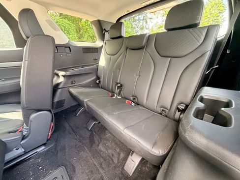 Used 2023 Hyundai Palisade SEL w/ Winter Package AWD/4WD image 48