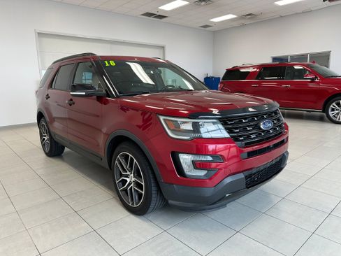 Used 2016 Ford Explorer Sport w/ Equipment Group 401A AWD/4WD image 4