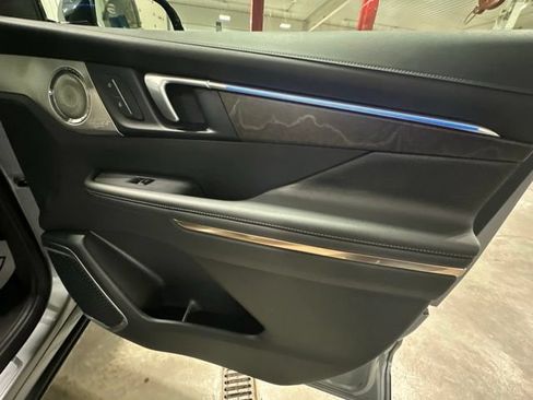 Used 2026 Buick Enclave Avenir w/ LPO, Floor Liner Package AWD/4WD image 24