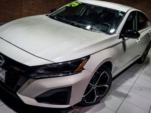 Used 2025 Nissan Altima 2.5 SR image 6