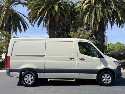 Used 2022 Mercedes-Benz Sprinter 1500 image 37