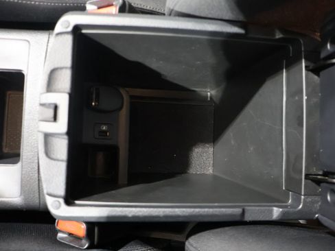 Used 2020 Nissan Rogue S image 28