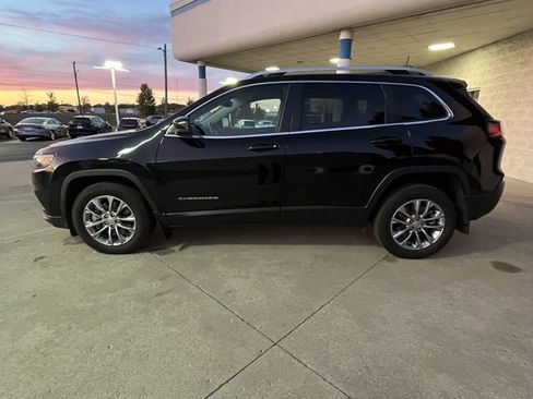 Used 2021 Jeep Cherokee Latitude Lux w/ Sun & Sound Group image 5