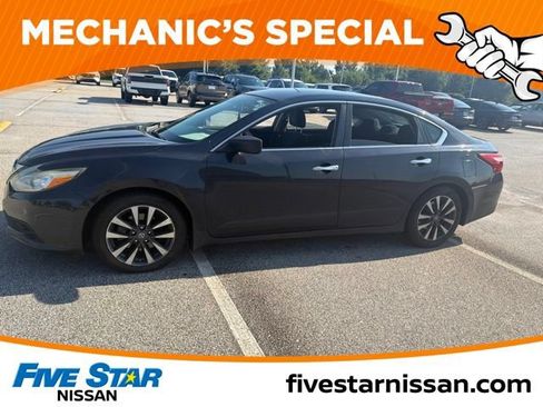 Used 2017 Nissan Altima 2.5 SV FWD image 18