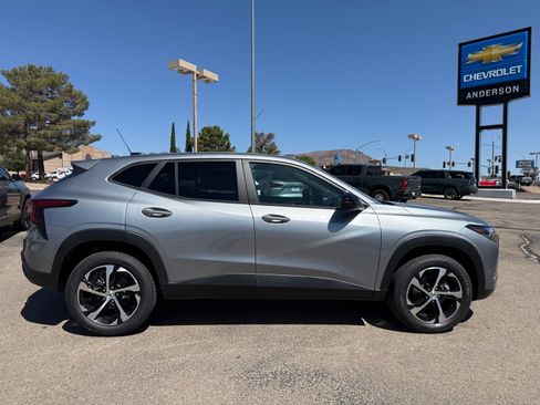 New 2026 Chevrolet Trax RS w/ Driver Confidence Package FWD image 4