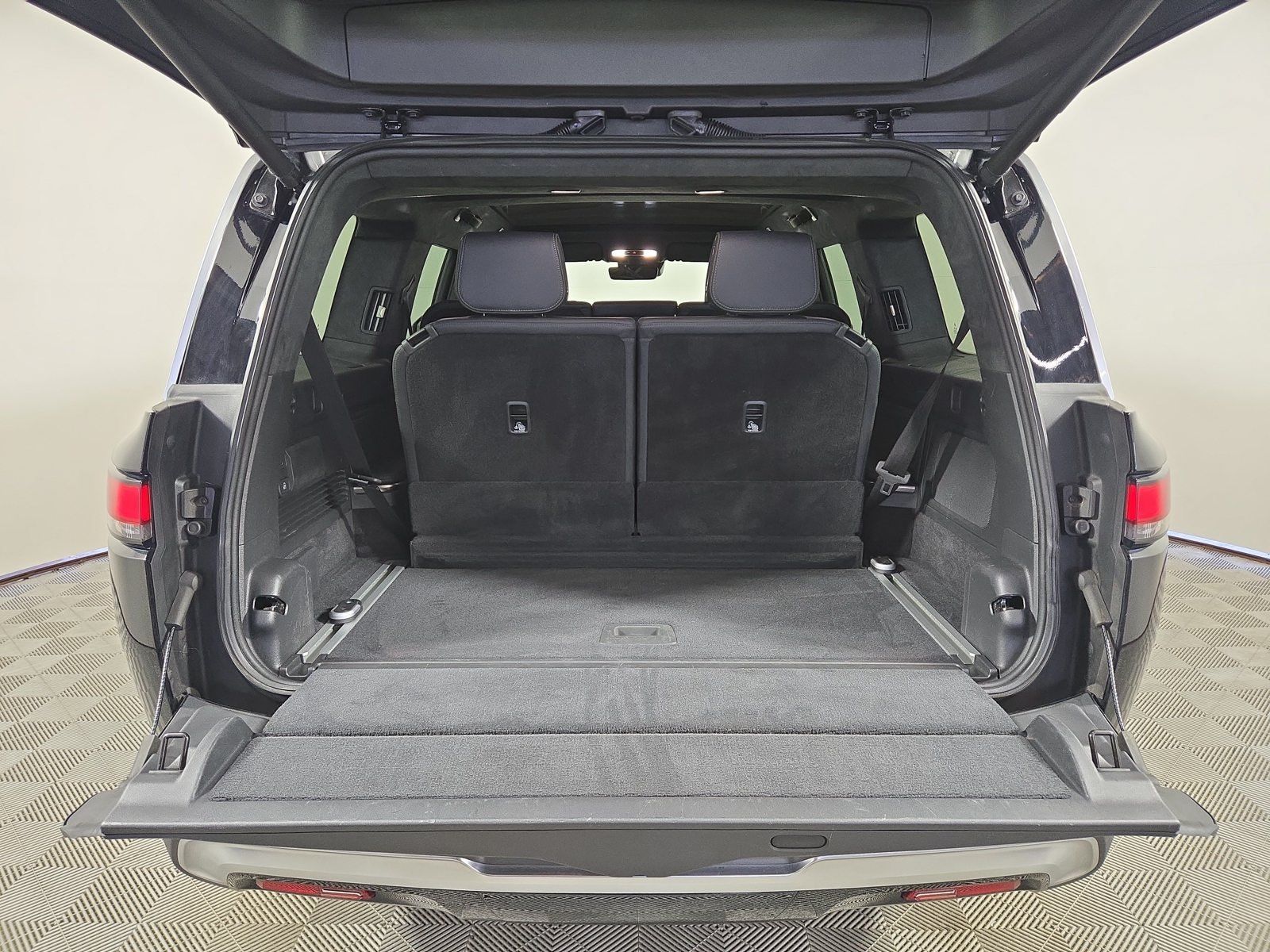 Used 2023 Rivian R1S Adventure Quad AWD/4WD image 15