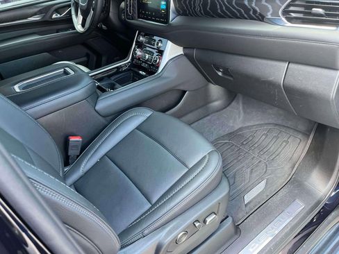 Used 2023 GMC Yukon XL Denali AWD/4WD image 23