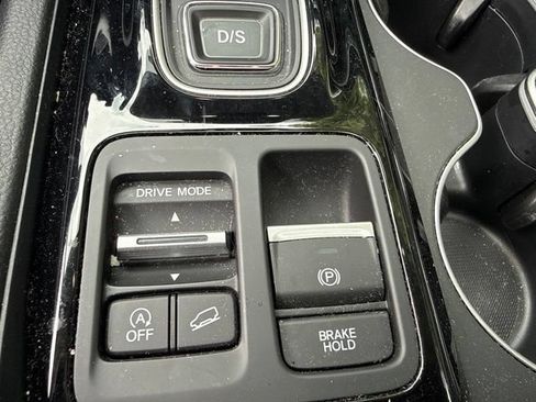 Used 2025 Honda Pilot Touring image 34