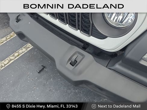 Used 2024 Jeep Wrangler Sport image 11