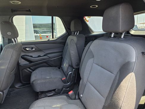 Used 2023 Chevrolet Traverse LT FWD image 10