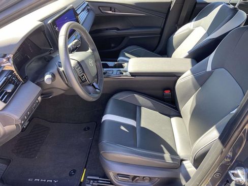 Used 2025 Toyota Camry SE w/ Multimedia Upgrade Package image 16