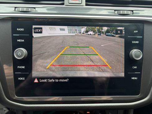 Certified 2024 Volkswagen Tiguan SE AWD/4WD image 29