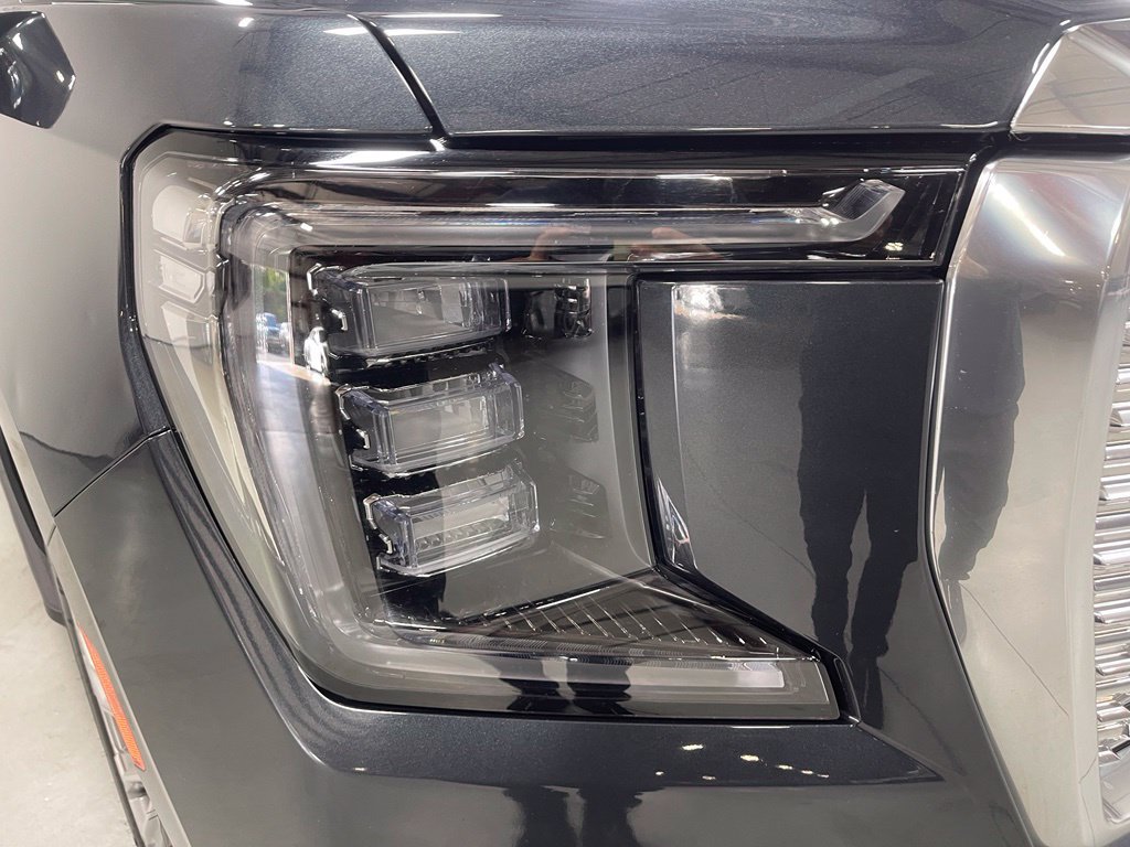 Used 2021 GMC Yukon Denali w/ LPO, Illumination Package AWD/4WD image 10