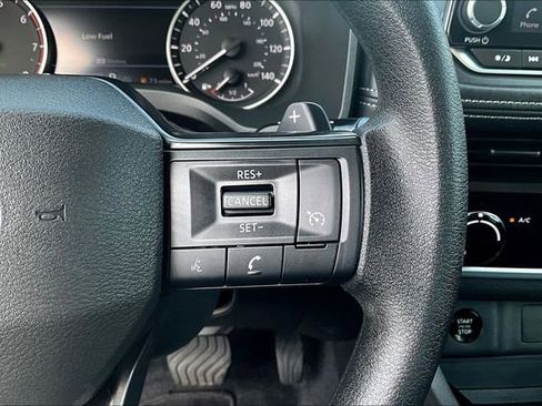 Used 2025 Nissan Rogue S FWD image 12