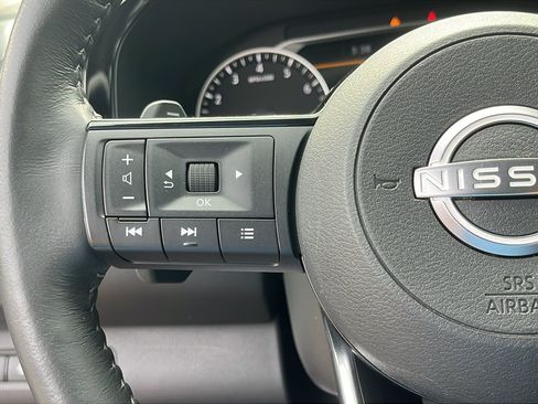 Used 2022 Nissan Pathfinder SL AWD/4WD image 14