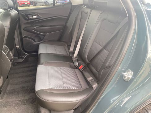 Used 2025 Chevrolet Trax LT w/ LT Convenience Package image 27