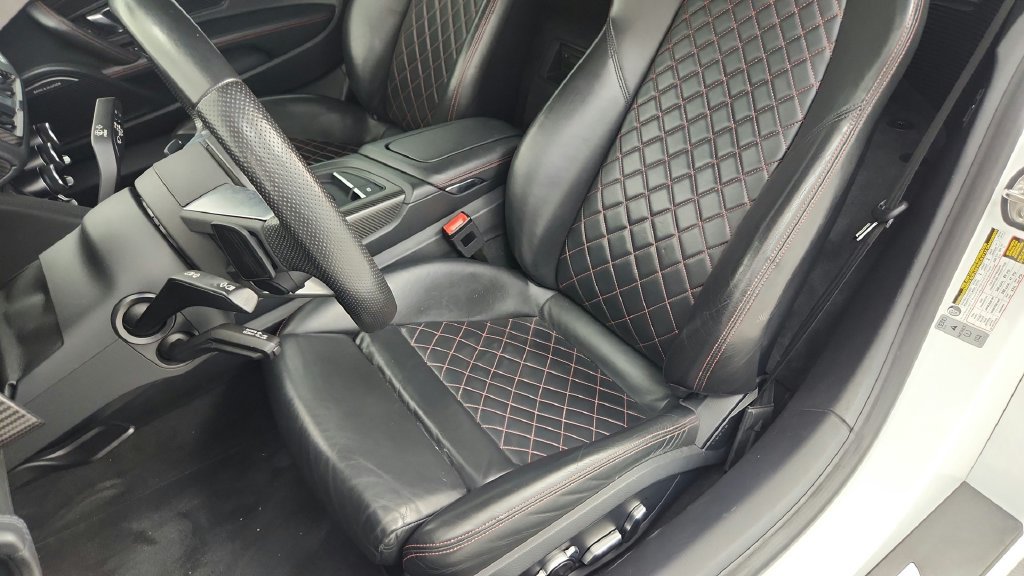Used 2017 Audi R8 V10 w/ Carbon Exterior Package AWD/4WD image 74