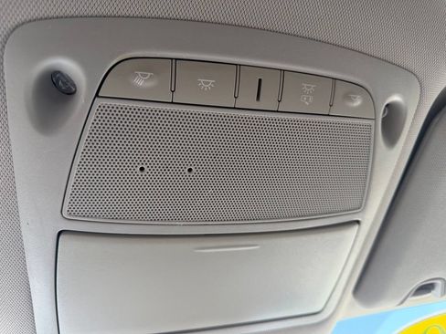 Used 2020 Nissan Rogue S FWD image 25