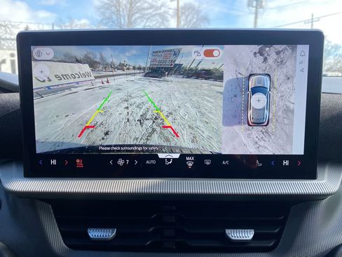 Used 2025 Ford Explorer ST-Line w/ ST-Line Street Pack image 32