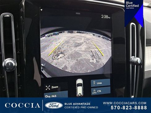 Used 2020 Volvo XC40 T5 Momentum w/ Protection Package Premier image 18