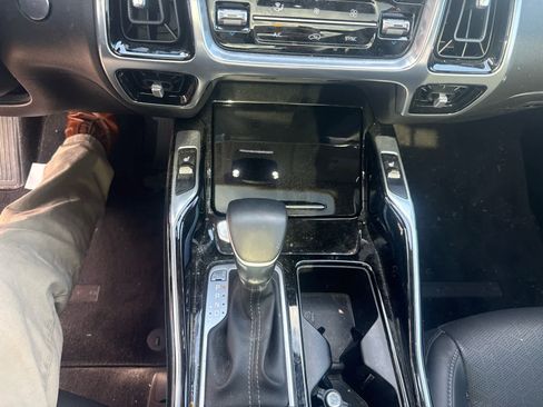 Used 2023 Kia Sorento SX image 15