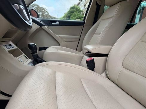 Used 2014 Volkswagen Tiguan SEL AWD/4WD image 46