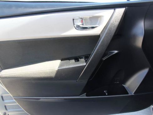 Used 2017 Toyota Corolla LE w/ Carpet Mat Package (TMS) FWD image 13