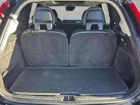 Used 2016 Volvo XC90 T6 Momentum w/ Momentum Plus Package image 20