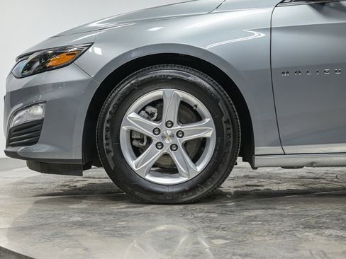 Used 2023 Chevrolet Malibu LS image 3