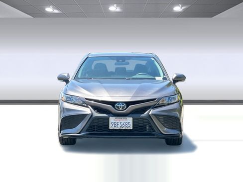 Used 2022 Toyota Camry SE FWD image 5