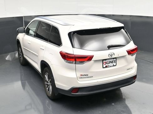 Used 2019 Toyota Highlander XLE AWD/4WD image 51