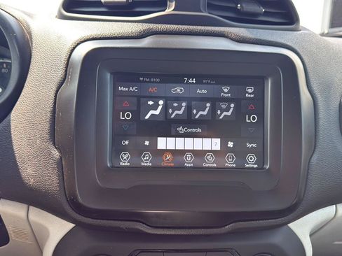 Used 2018 Jeep Renegade Limited w/ Advanced Technology Group AWD/4WD image 17