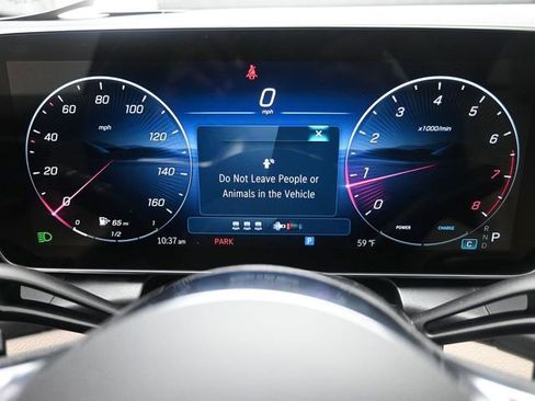 Used 2026 Mercedes-Benz GLC 300 image 10