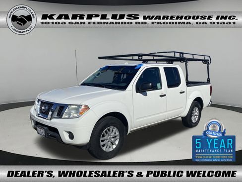 Used 2018 Nissan Frontier SV image 1
