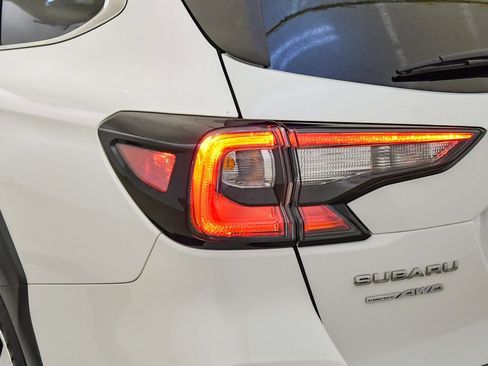 Used 2023 Subaru Outback Premium image 11