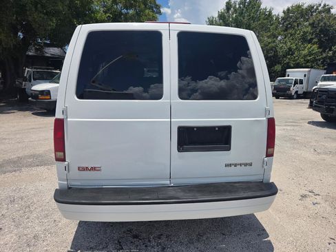 Used 2004 GMC Safari Passenger RWD image 11