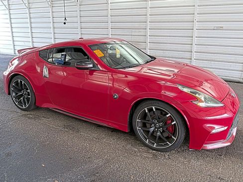 Used 2018 Nissan 370Z NISMO RWD image 5