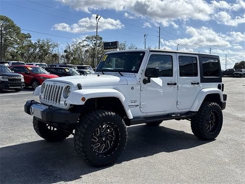 Used 2018 Jeep Wrangler Unlimited Sahara image 13