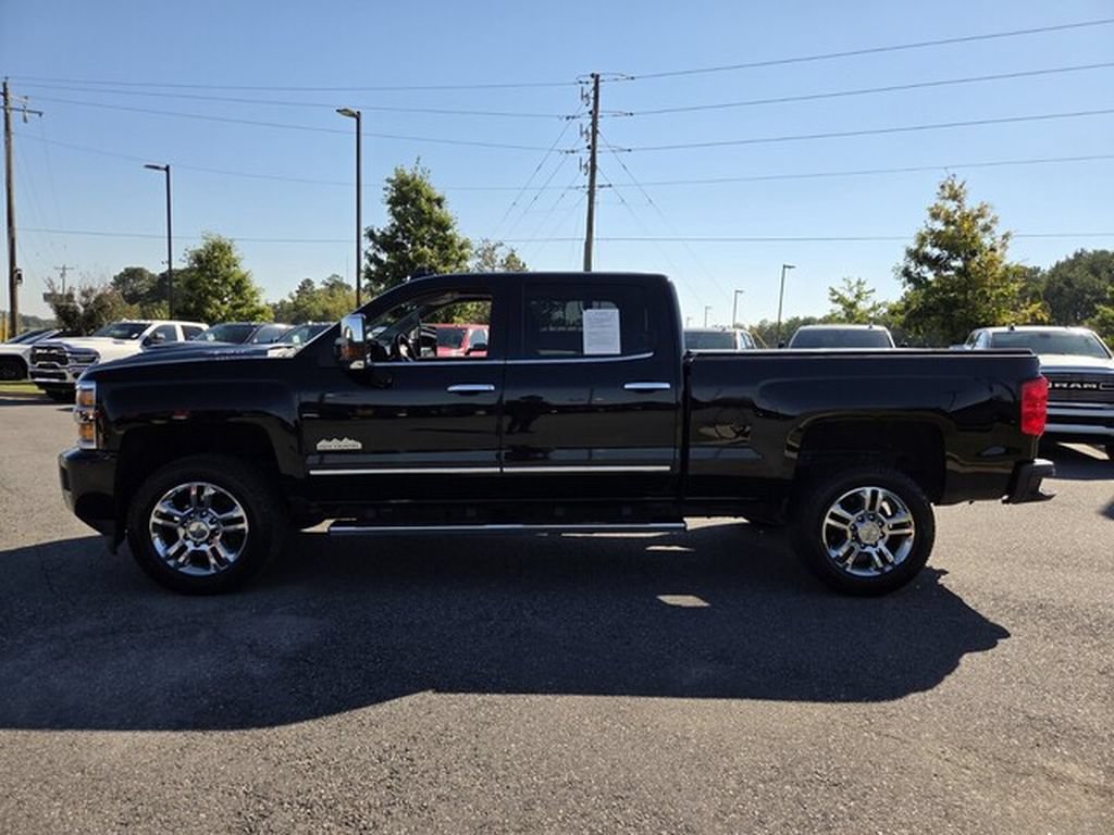 Used 2019 Chevrolet Silverado 2500 High Country w/ Duramax Plus Package AWD/4WD image 2