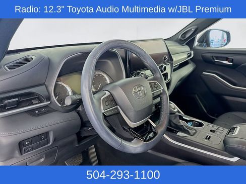 Used 2024 Toyota Highlander Limited image 9