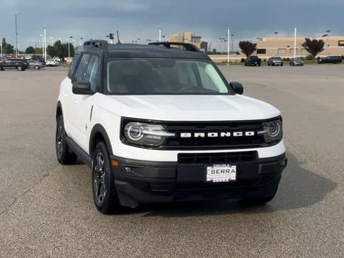 Used 2023 Ford Bronco Sport Outer Banks w/ Tech Package AWD/4WD image 3