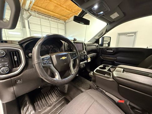 Used 2022 Chevrolet Silverado 3500 LT w/ Convenience Package AWD/4WD image 12