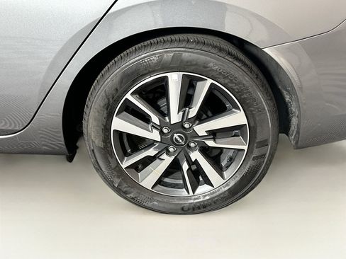 Used 2025 Nissan Versa SV FWD image 11